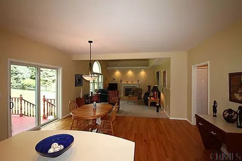 6 Gullane Dr, Slingerlands, NY 12159 photo 7