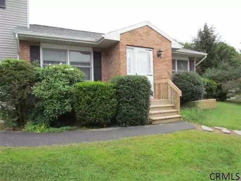 175 Hague Blvd # F, Glenmont, NY 12077 photo 1