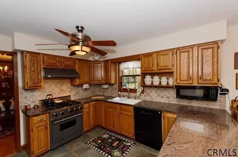 216 Anthony Rd, Clifton Park, NY 12065 photo 3