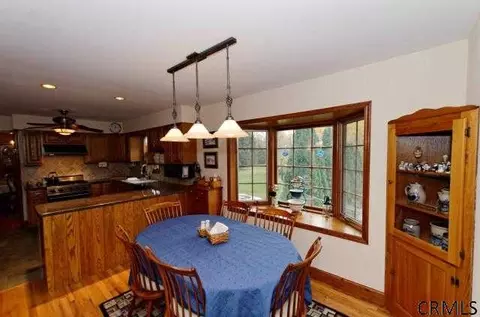 216 Anthony Rd, Clifton Park, NY 12065 photo 4