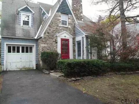 14 Forest Rd, Delmar, NY 12054 photo 2