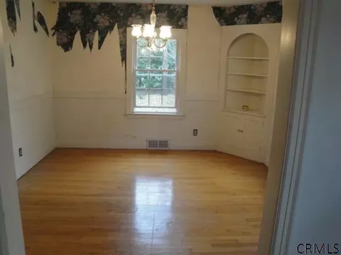 14 Forest Rd, Delmar, NY 12054 photo 6