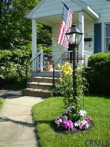 21 Oneida St, Glens Falls, NY 12801 photo 9