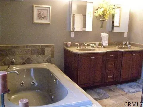 534 Wemple Rd, Glenmont, NY 12077 photo 9