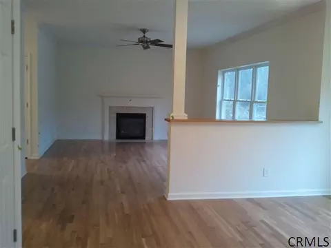 9 Ridgewood Dr, Halfmoon, NY 12118 photo 2