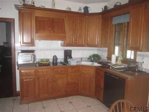 172 Maple Ave, Selkirk, NY 12158 photo 3