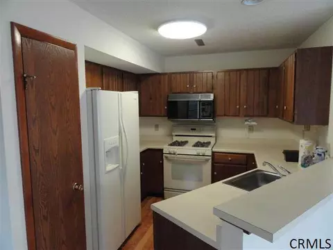 3 Putnam Ct, Clifton Park, NY 12065 photo 9
