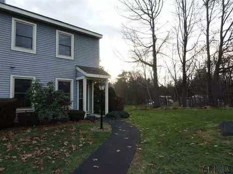 3 Putnam Ct, Clifton Park, NY 12065 photo 3