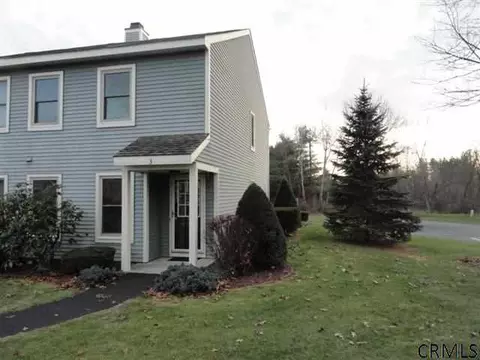 3 Putnam Ct, Clifton Park, NY 12065 photo 2