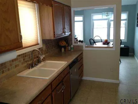 71 Cooks Ct, Waterford, NY 12188 photo 2