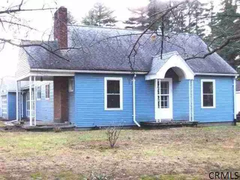 1 Bain Dr, Delmar, NY 12054 photo 2