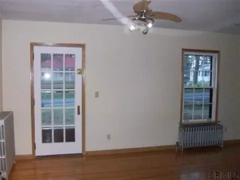 1 Bain Dr, Delmar, NY 12054 photo 4
