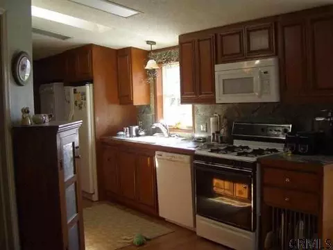 788 E Lykers Rd, Sprakers, NY 12166 photo 2