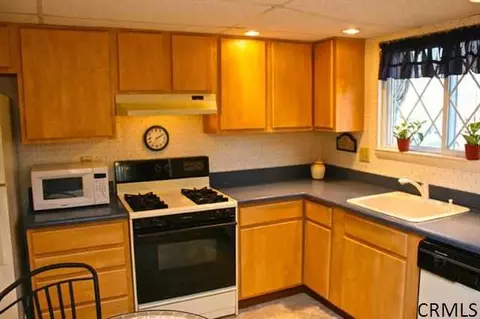 7 Leaf Rd, Delmar, NY 12054 photo 2