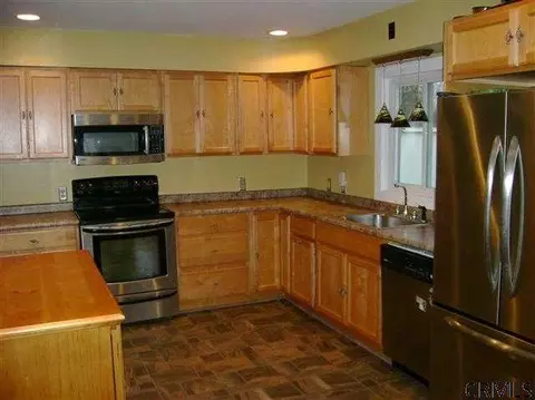34 Hudson Ave, Delmar, NY 12054 photo 2