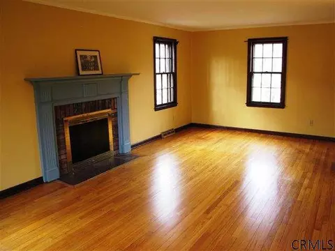 40 E Bayberry Rd, Glenmont, NY 12077 photo 4