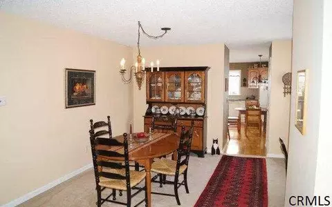 17 Standish Dr, Glenmont, NY 12077 photo 4