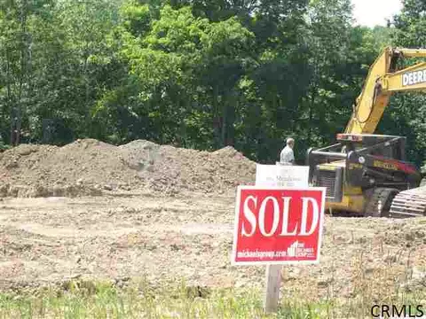 70 Eagles Gate, Slingerlands, NY 12159 photo 2