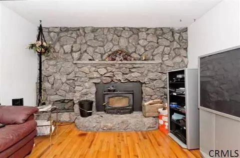 482 Weast Rd, Schenectady, NY 12306 photo 3