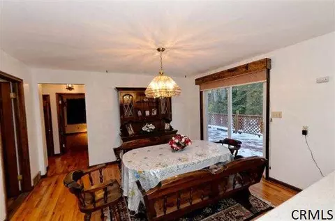 482 Weast Rd, Schenectady, NY 12306 photo 4