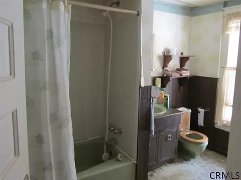 51 Spruce St, Schenectady, NY 12304 photo 7