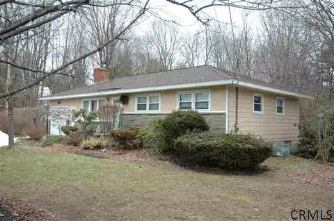 3059 E Lydius St, Guilderland, NY 12084 photo 2