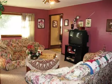 39 Hackett St, Selkirk, NY 12158 photo 3