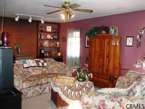 39 Hackett St, Selkirk, NY 12158 photo 2