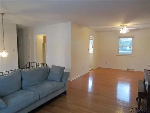 261 Hillcrest Ave, Schenectady, NY 12304 photo 4