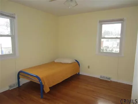 261 Hillcrest Ave, Schenectady, NY 12304 photo 10