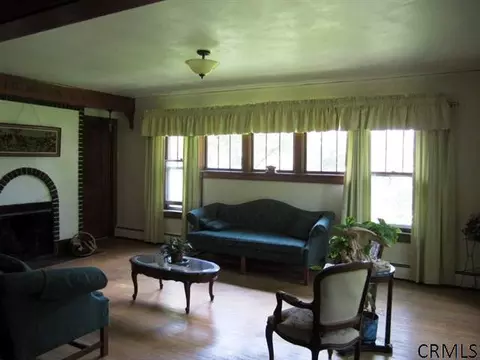 17 Rosa Rd, Schenectady, NY 12308 photo 3