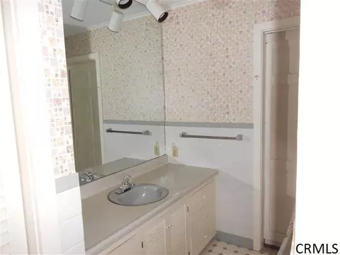 137 Easterly St, Gloversville, NY 12078 photo 7