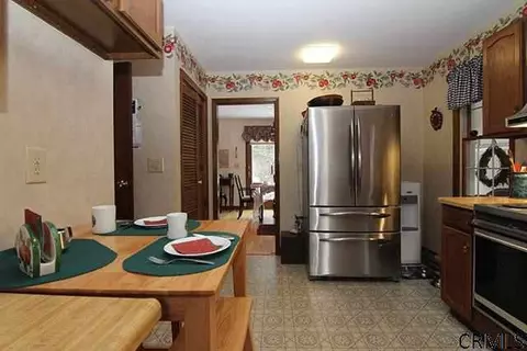 67 Crooked St, Schenectady, NY 12302 photo 5