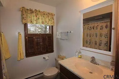 67 Crooked St, Schenectady, NY 12302 photo 8