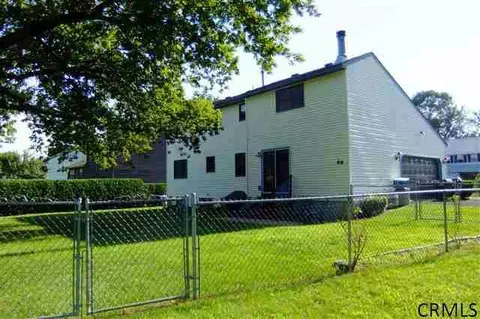 52 Jefferson Rd, Glenmont, NY 12077 photo 2