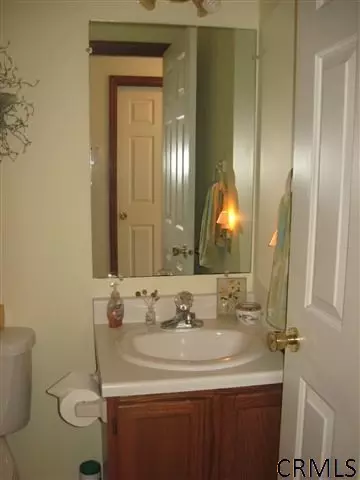 14 Timber Ln, Glenmont, NY 12077 photo 9