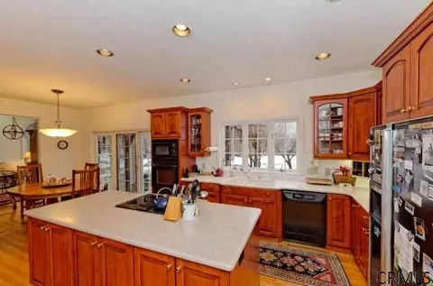 4024 Windsor Dr, Schenectady, NY 12309 photo 8
