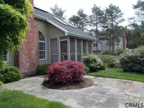 4024 Windsor Dr, Schenectady, NY 12309 photo 13