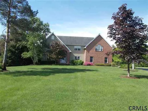 4024 Windsor Dr, Schenectady, NY 12309 photo 1