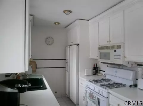 111 Alexander St, Schenectady, NY 12304 photo 4