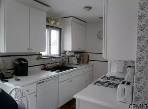 111 Alexander St, Schenectady, NY 12304 photo 5