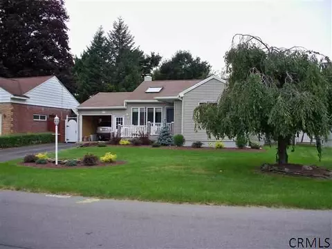 111 Alexander St, Schenectady, NY 12304 photo 2