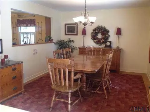 97 B Elsmere Ave, Delmar, NY 12054 photo 2