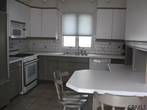 306 E Main St, Johnstown, NY 12095 photo 4