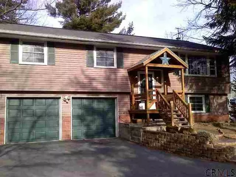 1 Windsor Dr, Clifton Park, NY 12065 photo 1