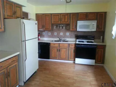 1 Windsor Dr, Clifton Park, NY 12065 photo 6