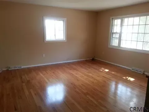 1 Windsor Dr, Clifton Park, NY 12065 photo 2