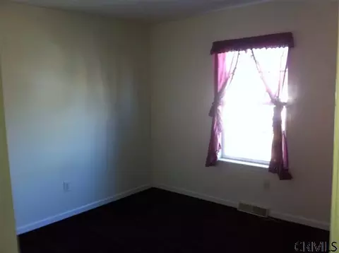 490 Chadwick Rd, Schenectady, NY 12304 photo 10