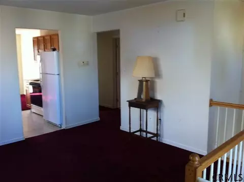 490 Chadwick Rd, Schenectady, NY 12304 photo 3