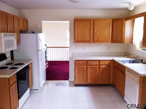 490 Chadwick Rd, Schenectady, NY 12304 photo 4